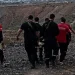Dramático rescate en Ullum: asistieron a un ciclista que cayó en plena montaña y lo bajaron en camilla por la ladera