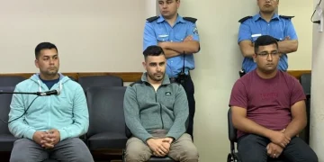 Apremios ilegales y encubrimiento en Rawson: van a juicio tres policías por fracturarle la mandíbula a un joven discapacitado