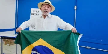 Elecciones históricas en Brasil: Lula da Silva superó a Flávio Bolsonaro en el balotaje y aseguró su cuarto mandato presidencial