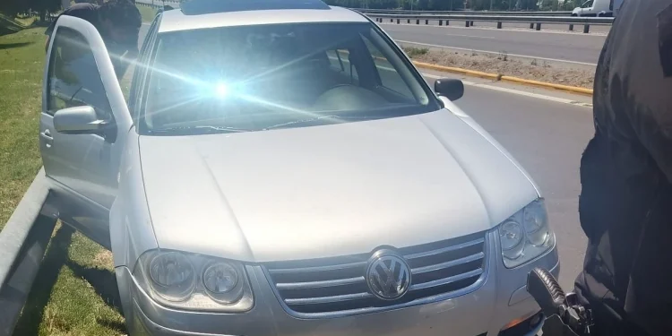 Operativo de película en el Gran San Juan: persiguieron un auto desde Chimbas y lo interceptaron en el anillo de Circunvalación