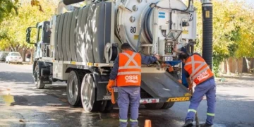 Corte de agua en Jáchal: Obras Sanitarias realiza una reparación de emergencia en caño matriz y afecta a varios sectores
