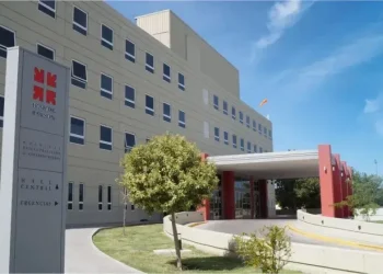 Brutal agresión en Santa Lucía: un hombre de 28 años atacó a su pareja y a su bebé de 6 meses, y los análisis del niño dieron positivo de cocaína