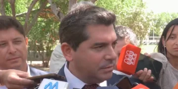 Orrego entregó más de 1.100 computadoras a estudiantes de primaria y secundaria en San Juan