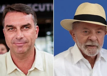 Batacazo electoral en Brasil: Flávio Bolsonaro ganó la primera vuelta con el 47,3% y definirá la presidencia contra Lula en el balotaje del 25 de octubre