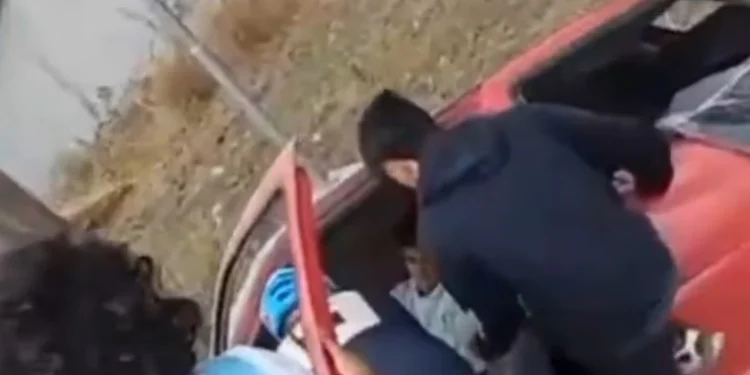 Rivadavia: perdió el control de su auto, chocó violentamente contra un árbol y el vehículo quedó destrozado, pero no hubo heridos