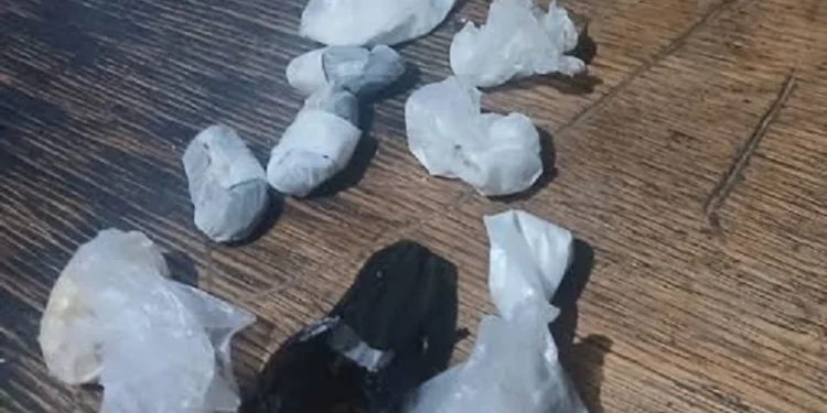Intentó robar en un barrio privado de Rivadavia, lo tacleó un sereno y le descubrieron 35 envoltorios con cocaína