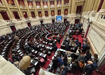 Comienza el debate del Presupuesto 2027 en Diputados: defensa del déficit cero, rigidez del gasto y presión de los gobernadores