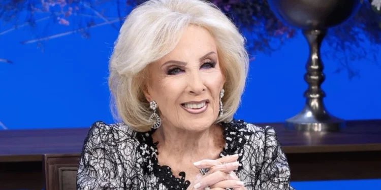 Nuevo parte médico sobre Mirtha Legrand: evoluciona favorablemente en habitación común y avanza con kinesiología