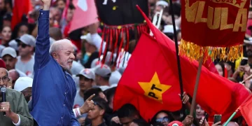 Lunes negro en Brasil tras la reelección de Lula: se desplomó el real, cayó la Bolsa y se encienden alarmas por el impacto en Argentina