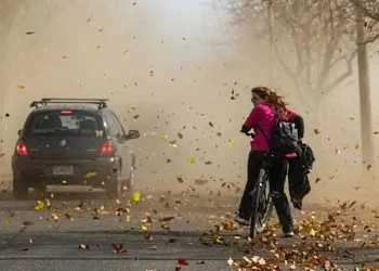 Alerta naranja por Zonda: Protección Civil recomendó suspender actividades y anunció un mega simulacro escolar para el 9 de octubre
