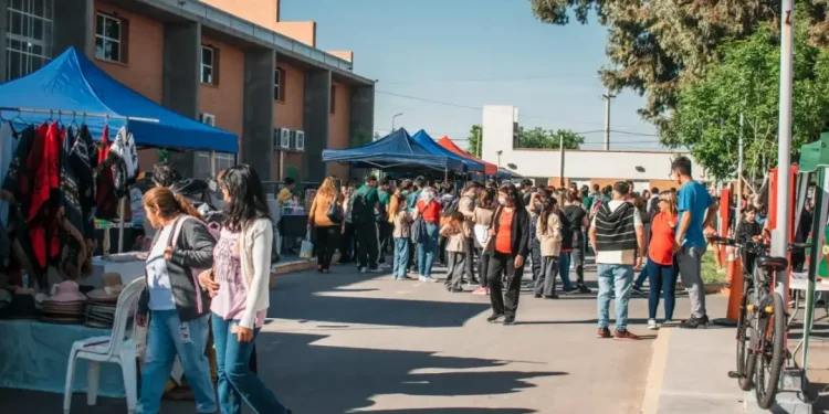 Comienza la 17° Feria del Libro de Rawson en La Superiora: literatura, grandes figuras nacionales y shows en vivo gratuitos