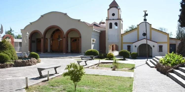 Campaña solidaria en Rawson: buscan cambiar el techo del histórico templo de la Gruta de Fátima y piden ayuda a la comunidad