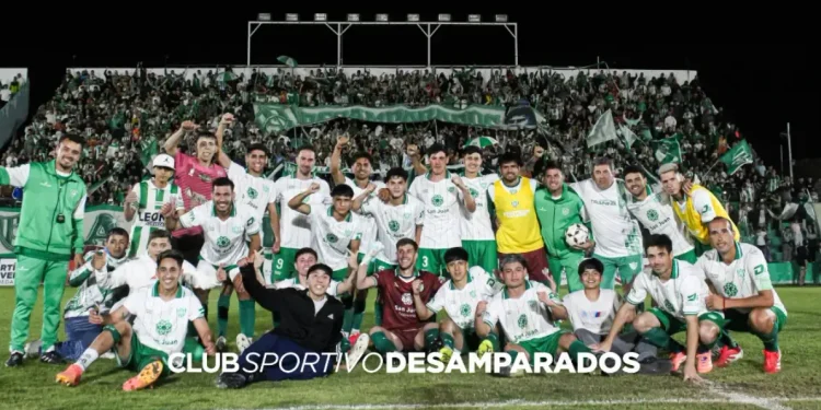 Fiesta y remontada en el Serpentario: Desamparados goleó 3-0 a San Carlos y selló su pasaje a la tercera ronda