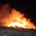 Madrugada en alerta en Jáchal: bomberos y personal municipal contuvieron un preocupante incendio de pasturas en Niquivil