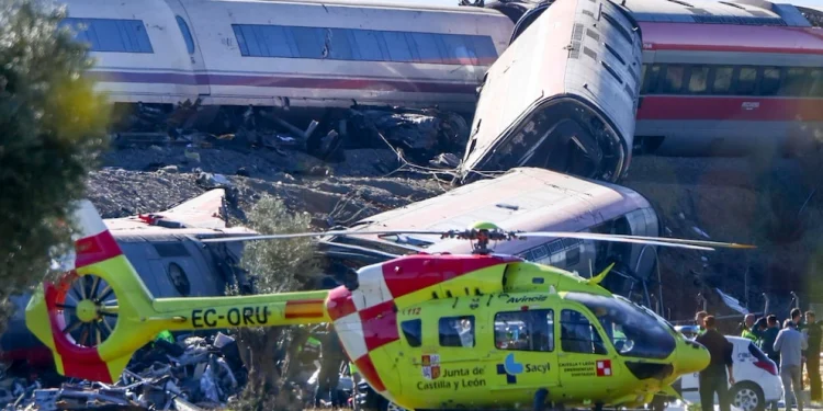 Catástrofe ferroviaria en España: al menos 30 muertos tras el choque de dos trenes de alta velocidad en Toledo