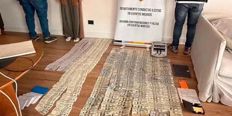 Allanaron la casa de una mujer que revendía entradas para la despedida de Messi: secuestraron casi $10 millones y 56 mil dólares