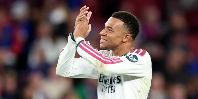Escándalo con China: Kylian Mbappé pidió disculpas públicas tras la polémica por un meme sobre Mao Zedong