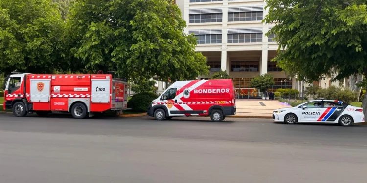 Falsa alarma y tensión: evacuaron el Centro Cívico por una amenaza de bomba y la Justicia busca al autor del llamado