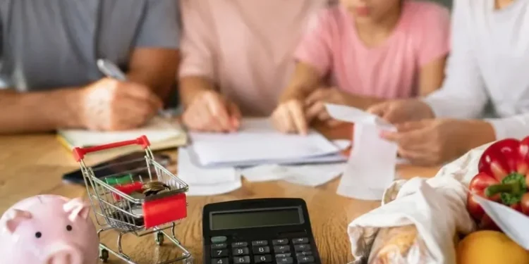 La Canasta Básica subió 1,7% en septiembre: una familia necesitó más de $1.600.000 para no caer en la pobreza