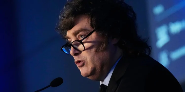 Cumbre en Casa Rosada: Milei festejó la elección en Brasil, confirmó viaje a España y repasó la agenda económica ante su Gabinete