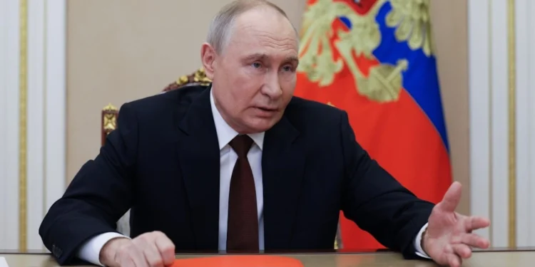 Rusia aceptó reanudar conversaciones de paz con Ucrania a partir del 10 de noviembre tras una reunión entre Vladimir Putin y un emisario de Donald Trump