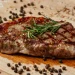 El secreto parrillero que no cuesta un peso: por qué dejar reposar la carne entre 5 y 10 minutos cambia todo