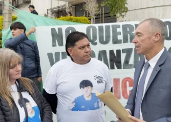 «La ley protege al que mata y cierra la puerta al padre que entierra a su hijo»: desgarradora carta de la familia de Uriel Ríos a Fabián Martín