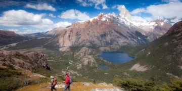 Balance del feriado del 12 de octubre: viajó un 3,5% más de turistas, pero el impacto económico cayó por estadías más cortas