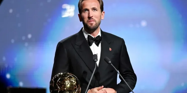 Harry Kane conquistó el Balón de Oro 2026: el delantero inglés se impuso sobre Mbappé y Lamine Yamal en una histórica gala en Londres