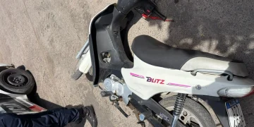Persecución dramática en Rawson: robaron una moto, huyeron por los techos y un ladrón cayó sobre una beba de 10 meses
