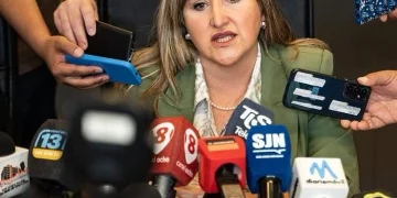 Titularización docente, viaje papal y protocolo por El Niño: las precisiones de Silvia Fuentes sobre los trámites escolares en San Juan
