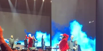 Furia en el escenario: Fito Páez frenó su show en Mar del Plata y cruzó duramente al personal de seguridad