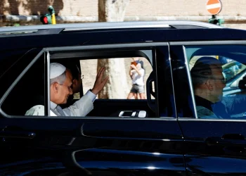 El papa León XIV fue internado en Roma: lo operan de un nódulo pulmonar