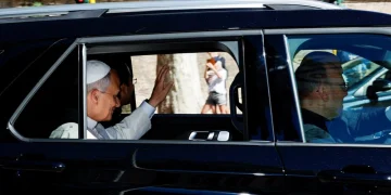 El papa León XIV fue internado en Roma: lo operan de un nódulo pulmonar