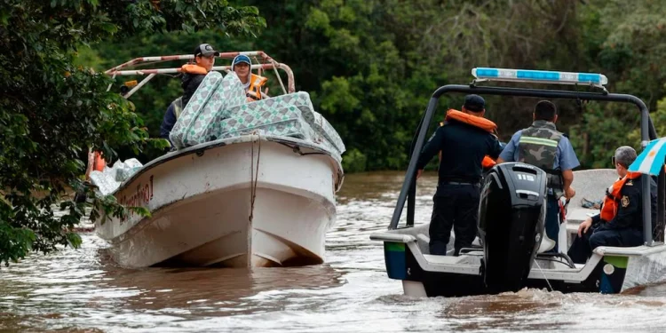 El Niño golpea al Litoral: evacúan a 19 personas en Misiones, cortan rutas y cierran siete pasos fronterizos por crecidas