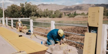 Refuncionalizan las 24 compuertas del dique José Ignacio de la Roza para optimizar el control del agua en San Juan