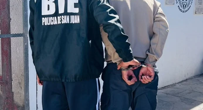 Estaba prófugo por robo y lo atraparon caminando por la calle: cayó en Caucete un sujeto buscado por la Justicia
