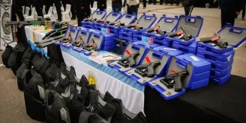 Escándalo en la Policía de San Juan: investigan compras truchas de computadoras y la desaparición de más de 100 armas reglamentarias