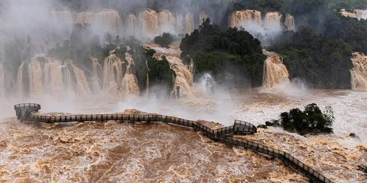 Alerta roja en el Litoral: El Niño alcanza niveles récord y anticipan el gran pico de crecida del río Paraná para las próximas semanas