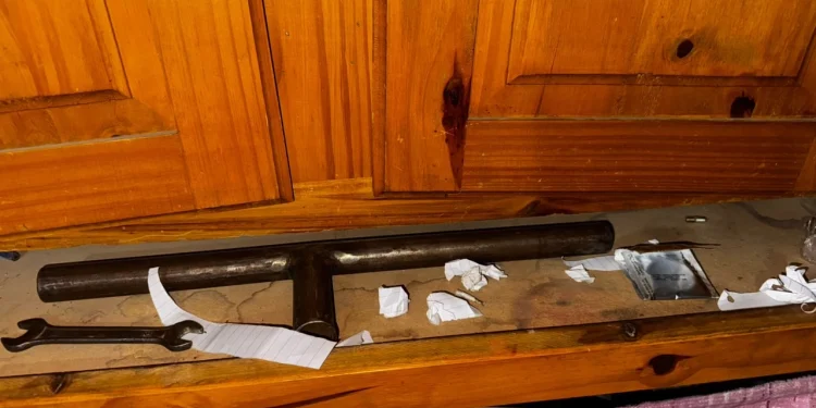 Allanamiento en Rivadavia: fue a cambiarse de ropa para ir detenido y le descubrieron una tumbera con municiones en el ropero