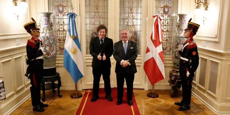 Encuentro bilateral en Casa Rosada: Javier Milei recibió al Gran Maestre de la Soberana Orden de Malta