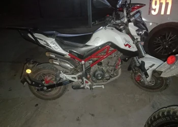 Violento asalto a mano armada en Rawson: recuperaron una moto Benelli y detuvieron a «Quitin» en el barrio La Estación