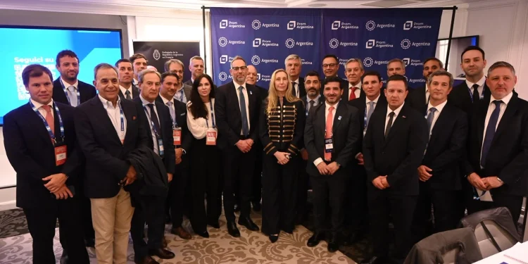 Misión comercial en París: Karina Milei y PromArgentina encabezaron una ronda de negocios para exportar langostinos y vieiras