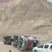Vuelco en solitario sobre Ruta 7: un camión de gran porte desbarrancó y rescataron al chofer atrapado