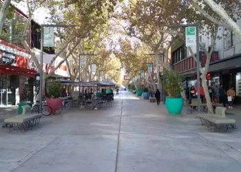 San Juan en pausa por el 12 de octubre: comercios cerrados, bancos sin atención y colectivos con frecuencia dominical