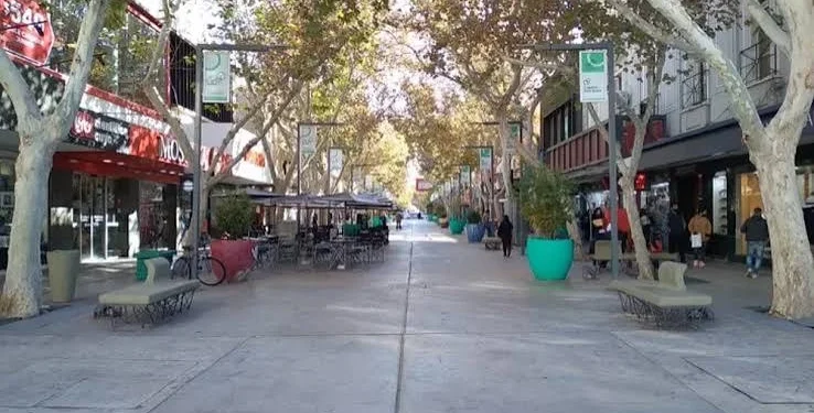 San Juan en pausa por el 12 de octubre: comercios cerrados, bancos sin atención y colectivos con frecuencia dominical