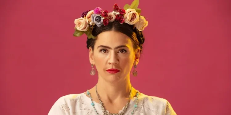 Laura Azcurra llega a San Juan con «Frida, viva la vida»: una propuesta íntima que rescata el lado luminoso y pícaro de la artista mexicana