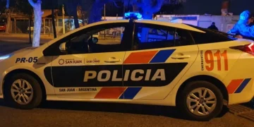 Exclusivo: dos asaltantes con ropa camuflada emboscaron a un repartidor de carne en Chimbas y le robaron una mochila con 5 millones de pesos