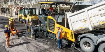 Obras en el microcentro: por trabajos de repavimentación en calle Santa Fe, modifican el recorrido de más de 30 líneas de colectivo
