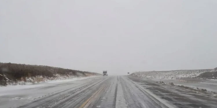Rutas transitables con máxima precaución en San Juan: advierten por calzada congelada, bancos de niebla y cuadrillas en obra
